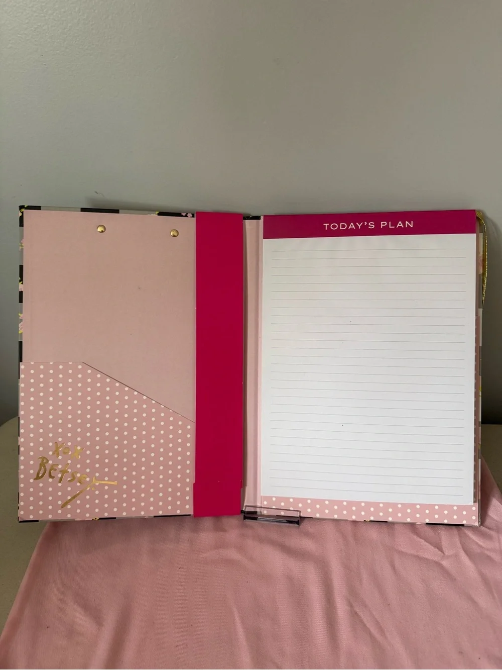 Betsey Johnson Padfolio Clipboard Notepad with Gold Pen